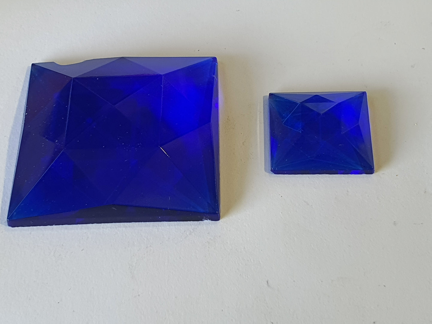 Square Dark Blue Faceted Jewels T