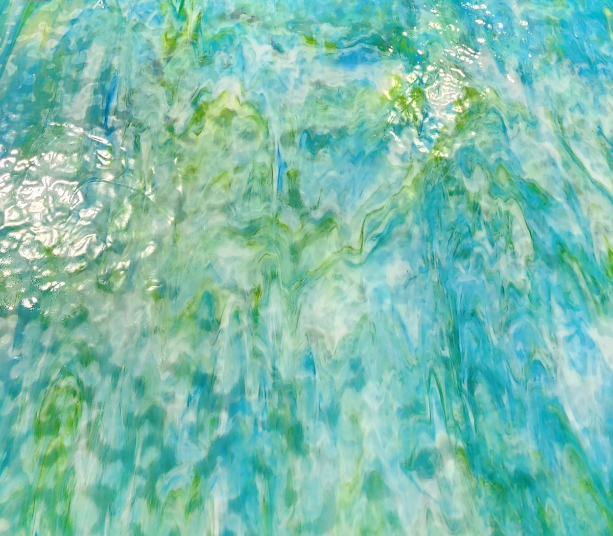 White/Aqua/Green O