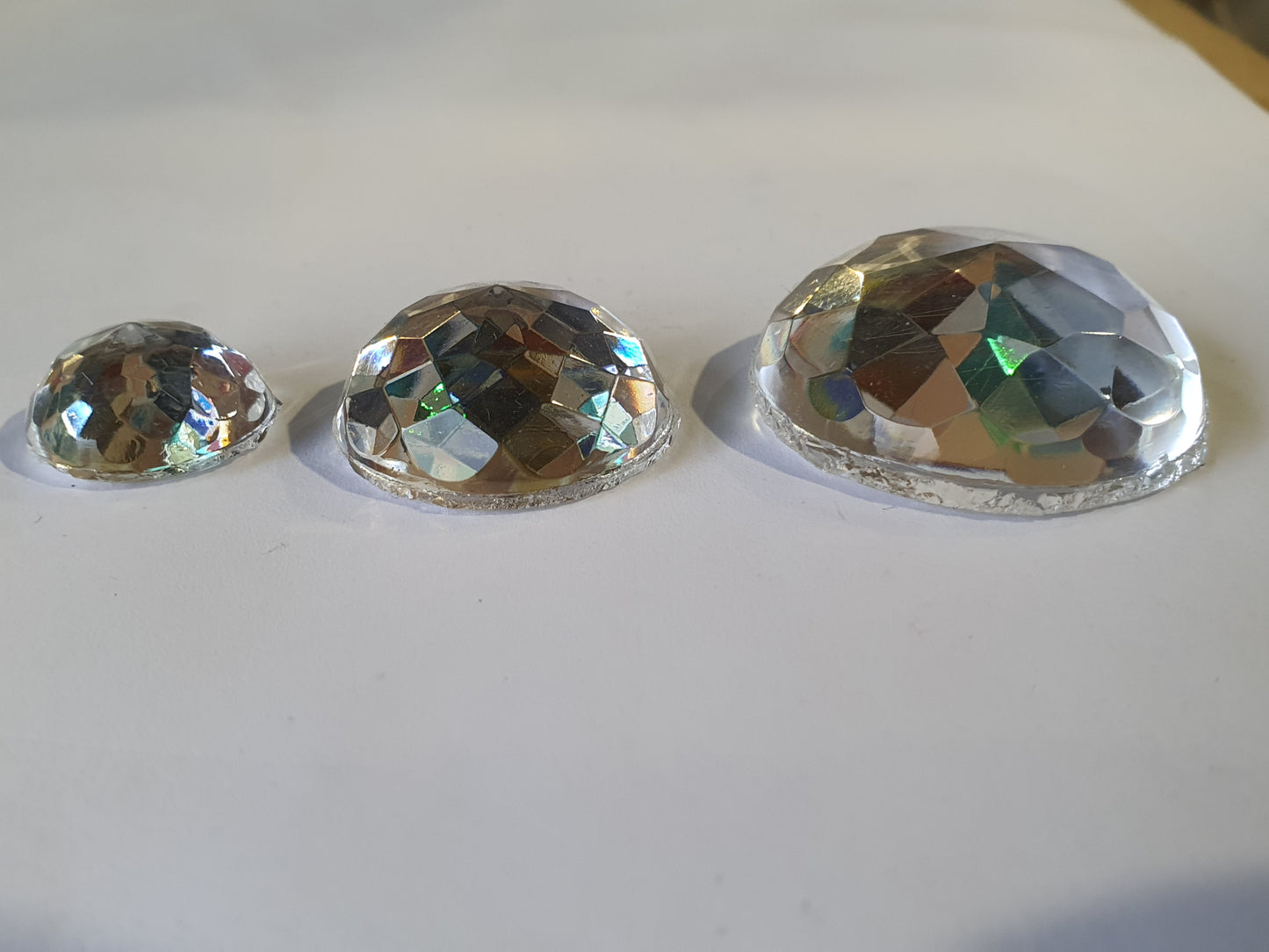 Round Clear Faceted Jewels (High Crown) T